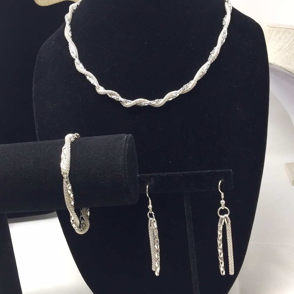 LBVYR jewelry set. Earrings, necklace, bracelet